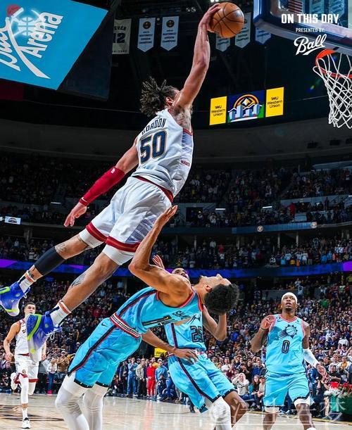 默里助攻篮下 戈登飞身双手暴扣